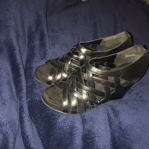 Aerosoles black heels